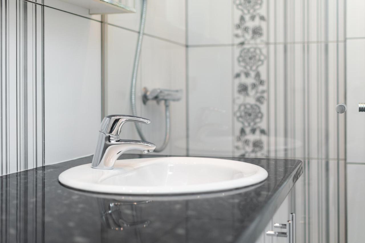 Apartament Chmielna By Your Freedom Varsó Kültér fotó
