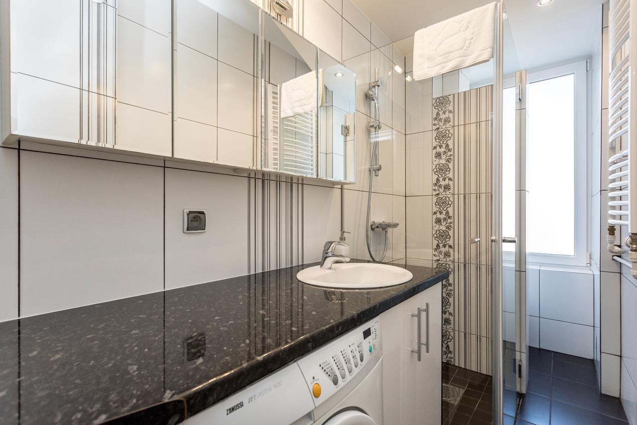 Apartament Chmielna By Your Freedom Varsó Kültér fotó